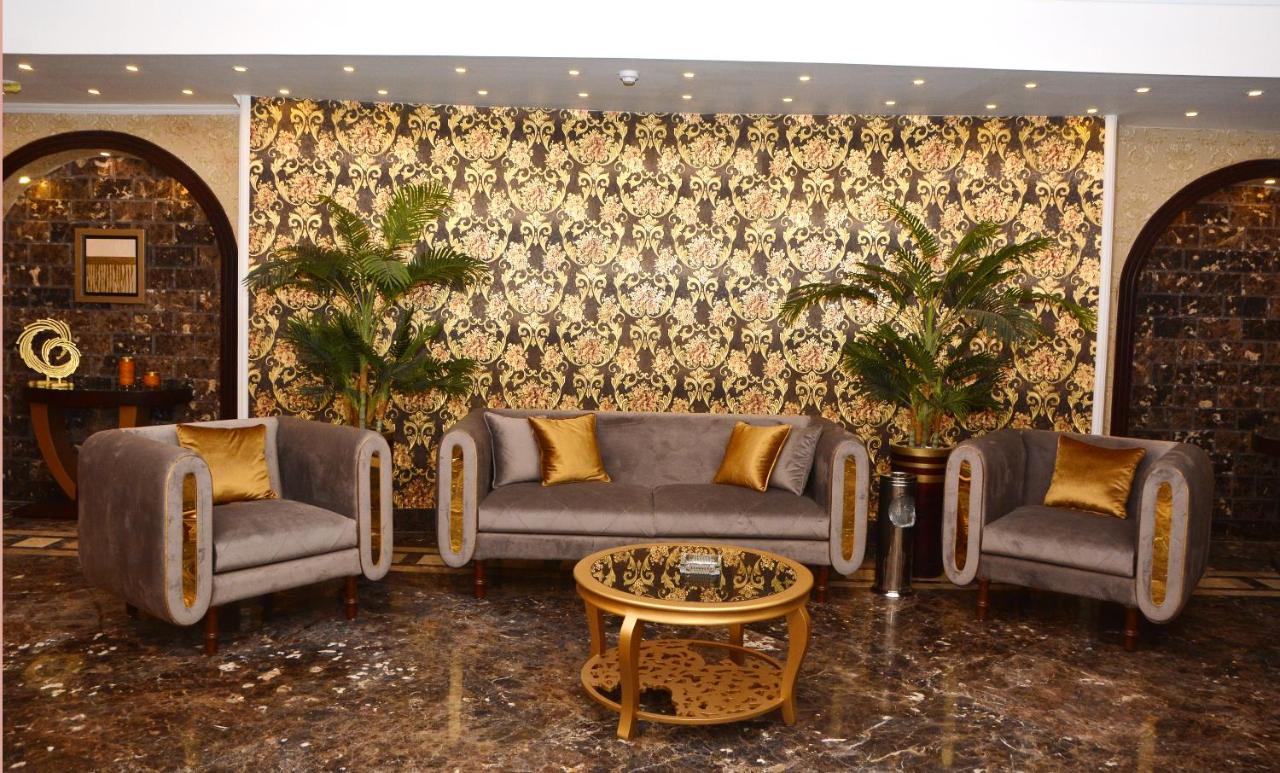 LOGISTIC Hotel Caïro Buitenkant foto